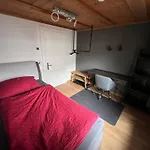 Apartment Crimson *