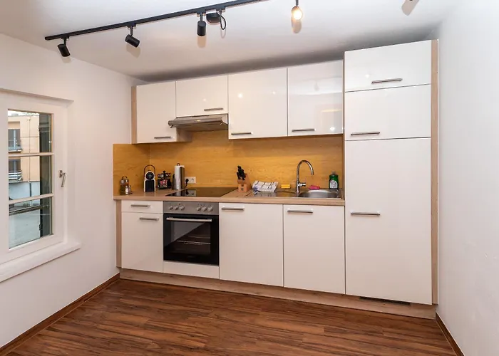 Crimson دورنبيرن